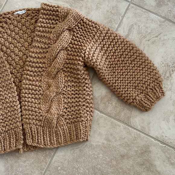 Slide show sweater - Picture 2 of 9